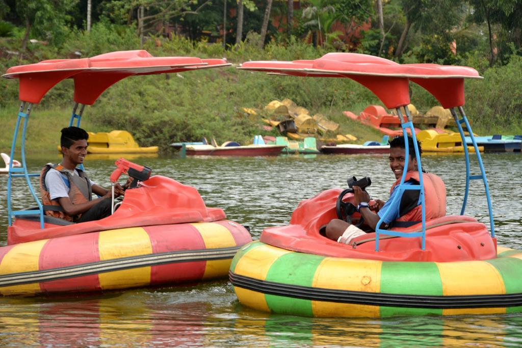 Mayem Lakeview Hotel Goa Kültér fotó