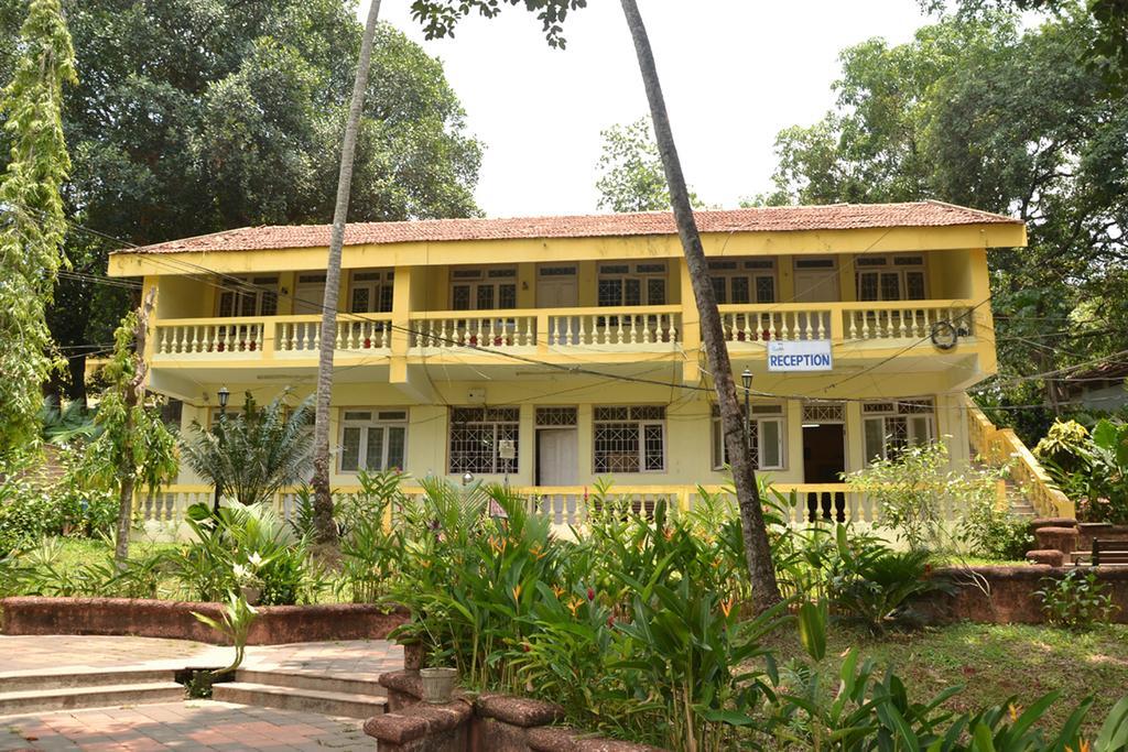 Mayem Lakeview Hotel Goa Kültér fotó